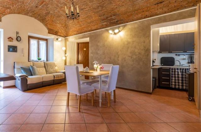 Il Monastero Apartment Castelletto sopra Ticino Bagian luar foto